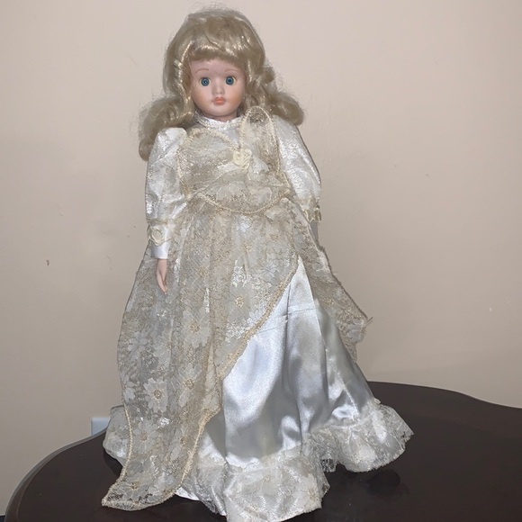 Other - Victorian vintage porcelain doll